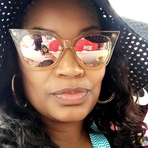 Meet your Posher, Rhonda